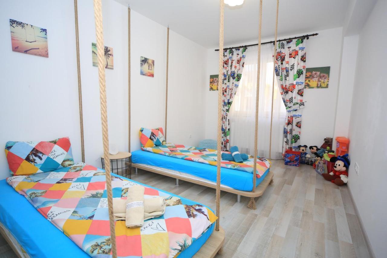 Happy Family Apartment Brasov Ngoại thất bức ảnh