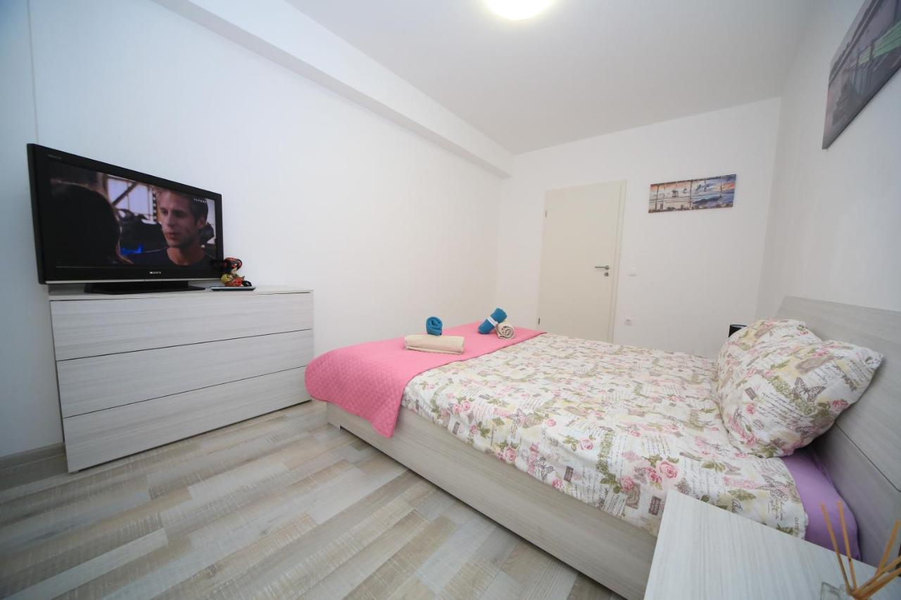 Happy Family Apartment Brasov Ngoại thất bức ảnh
