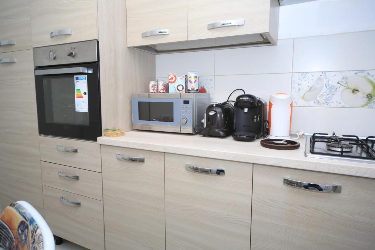 Happy Family Apartment Brasov Ngoại thất bức ảnh